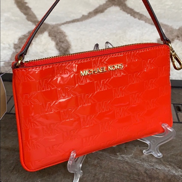 MICHAEL KORS JET SET ITEM LG GUSSET WRISTLET - Picture 1 of 16